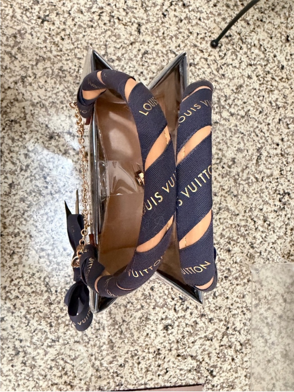 🌲🌲Louis Vuitton Holiday Gift Bag Tote🌲🌲 - Picture 8 of 8